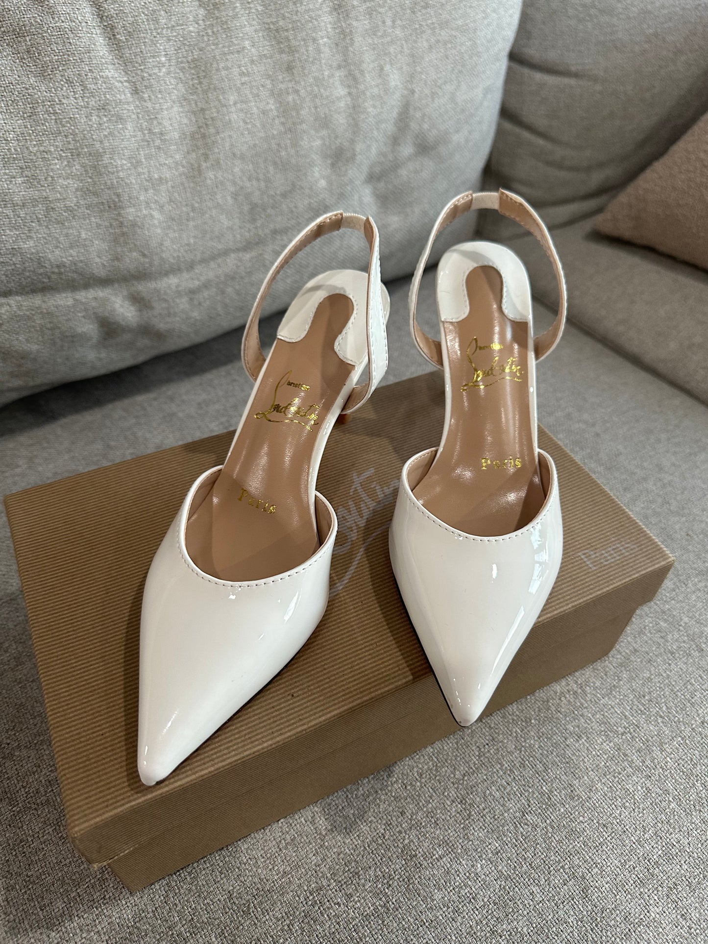 CL white pointed heels EU36