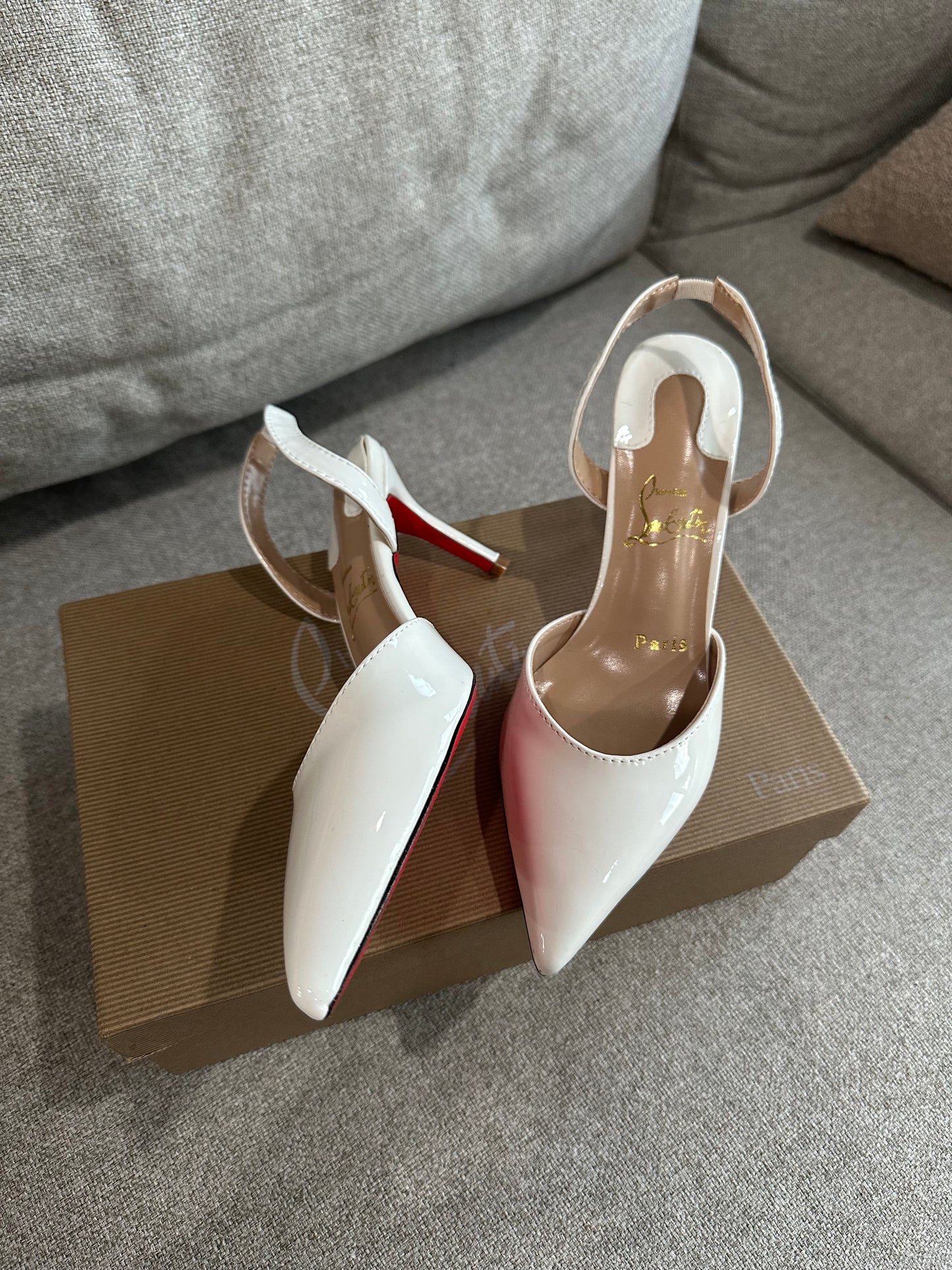 CL white pointed heels EU36