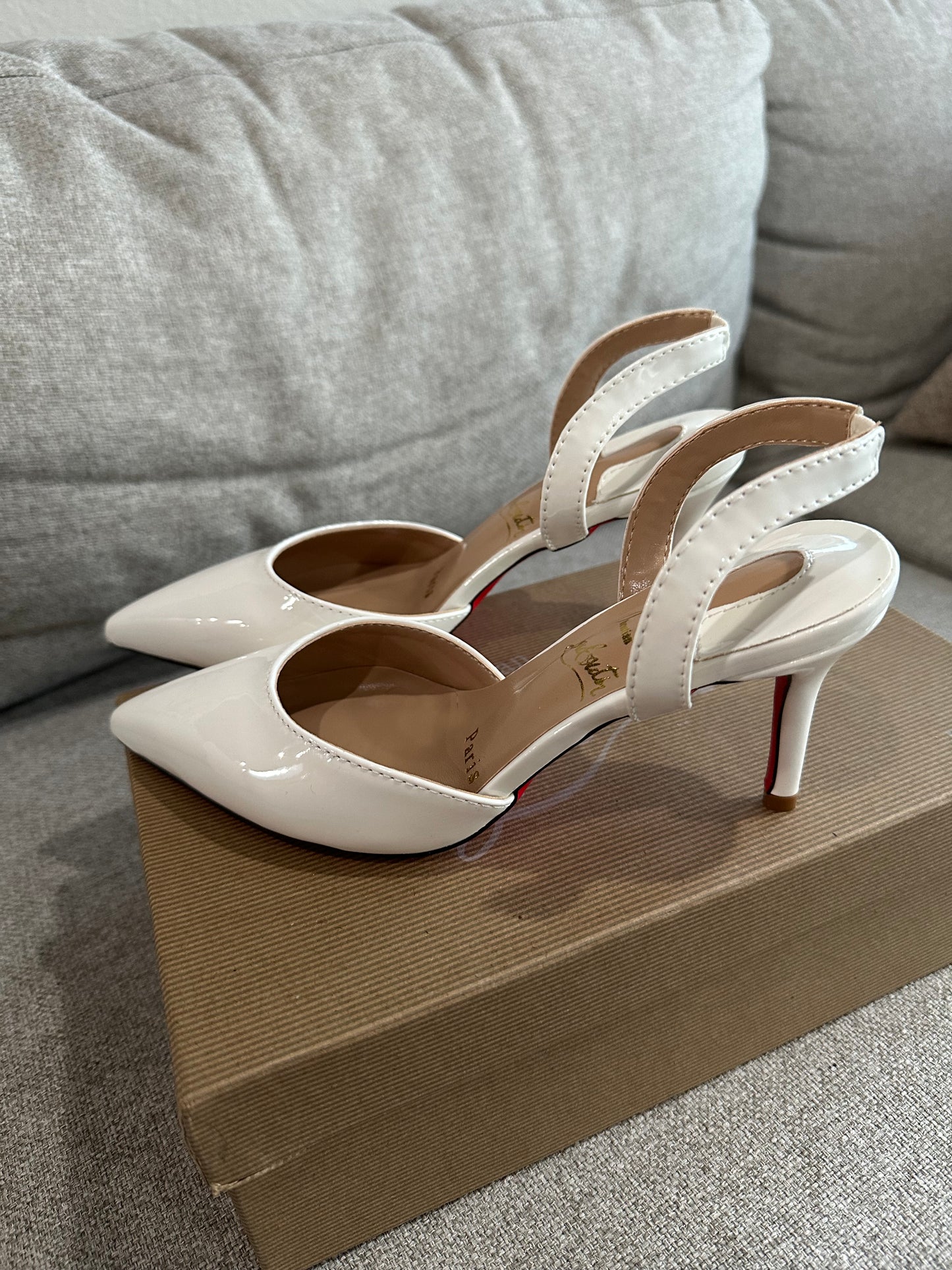CL white pointed heels EU36