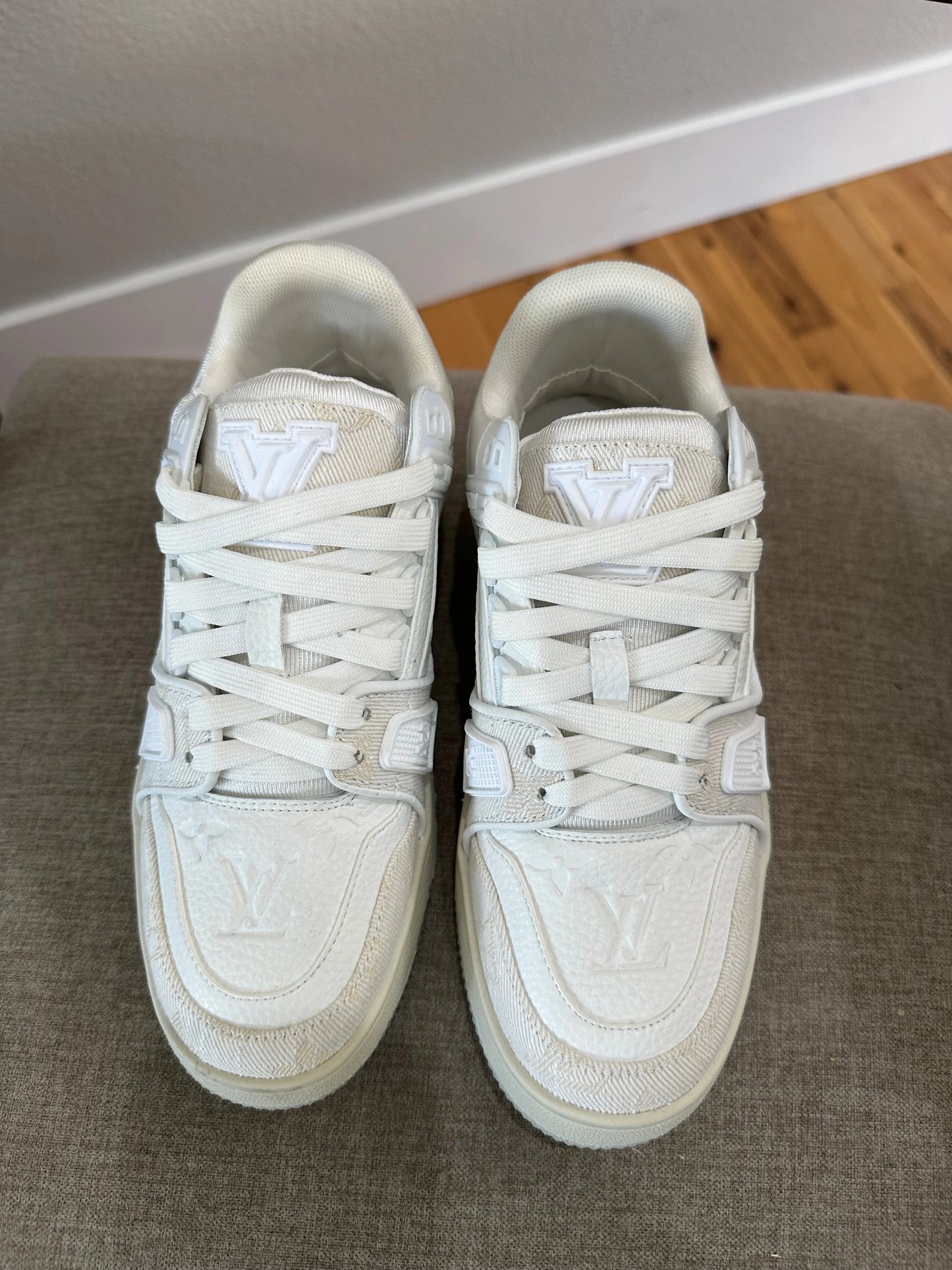 LV cream sneakers U.S.5W