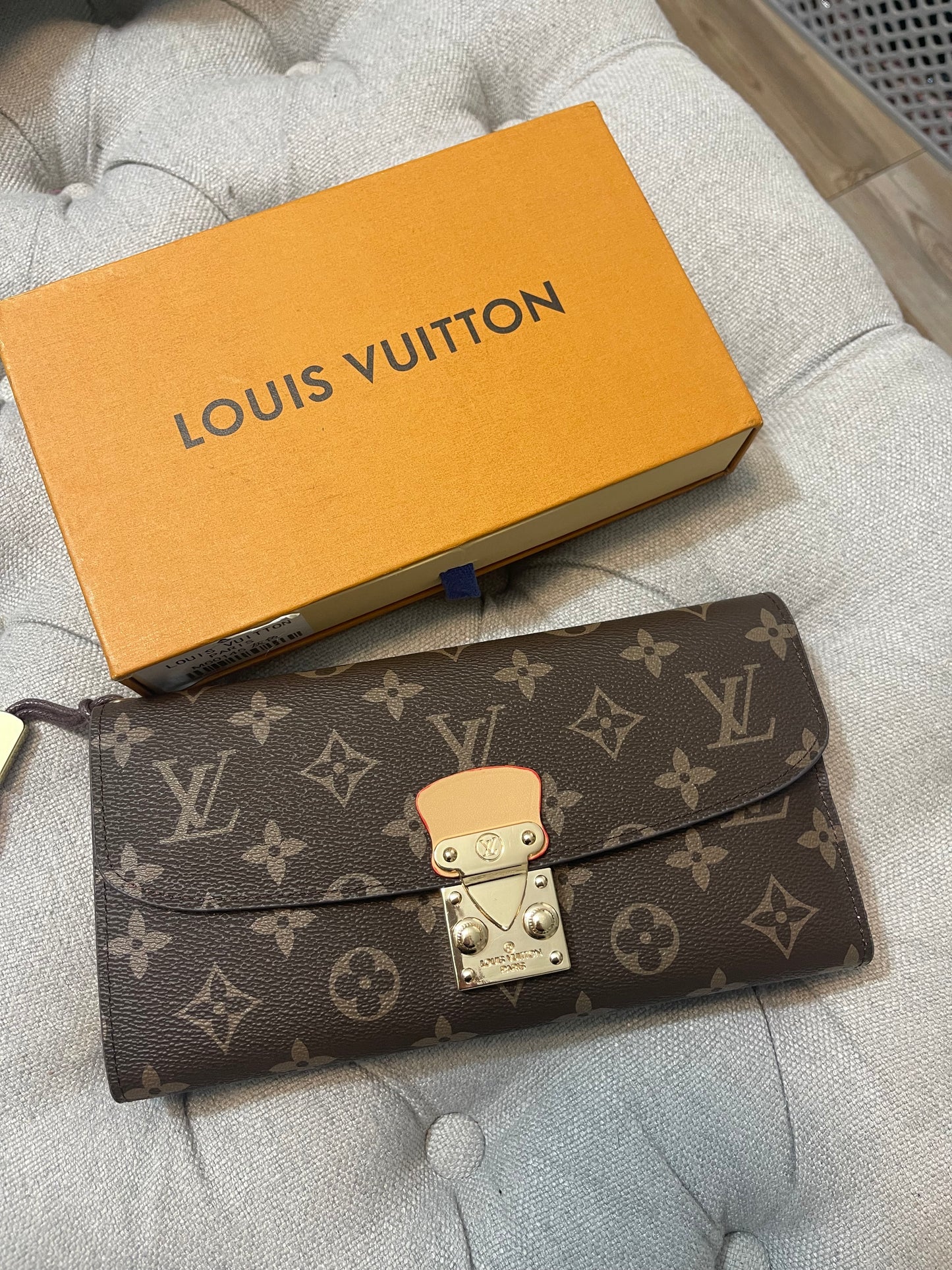 LV wristlet