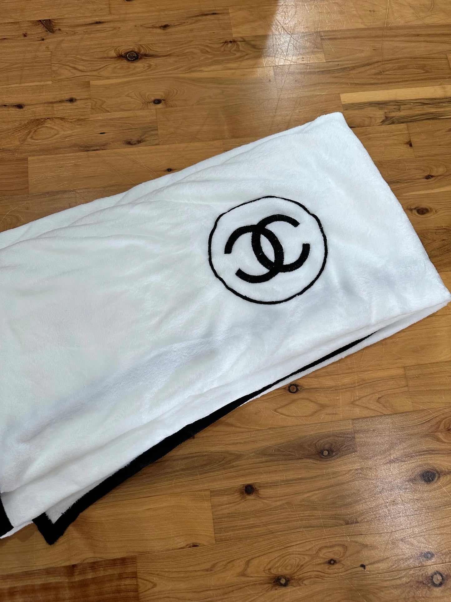 Chanel white/black blanket