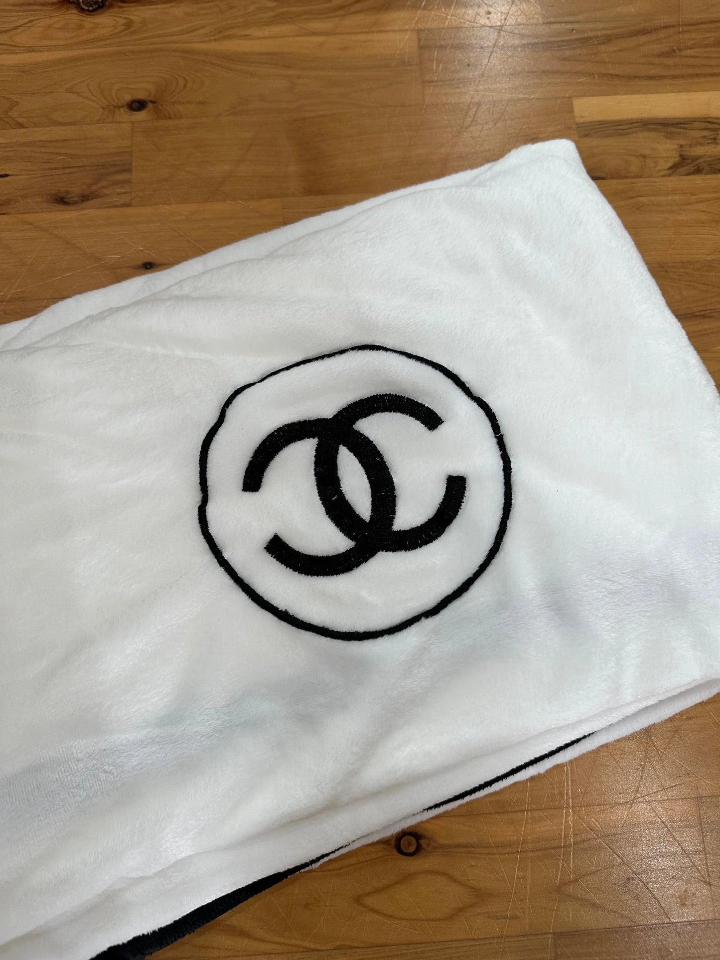 Chanel white/black blanket