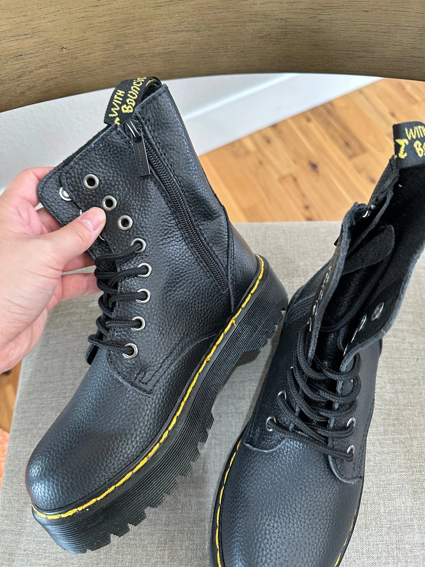 Dr. Martens black boots U.S.6.5W