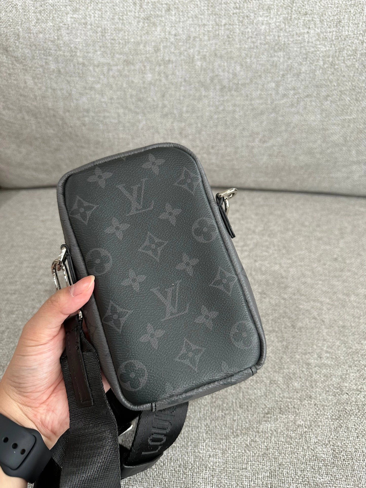 LV grey/black bag